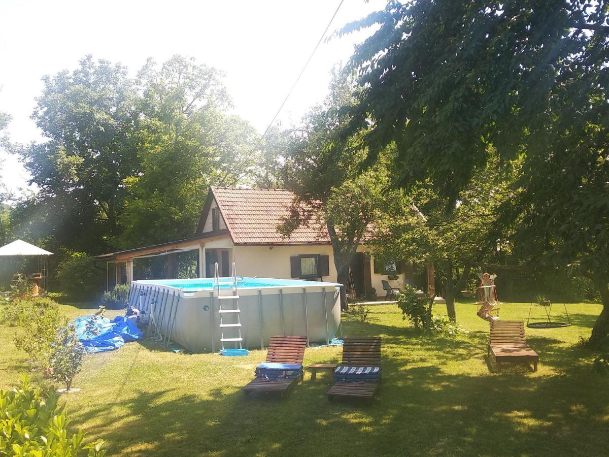 Apartments Celopek Licko Petrovo Selo Εξωτερικό φωτογραφία