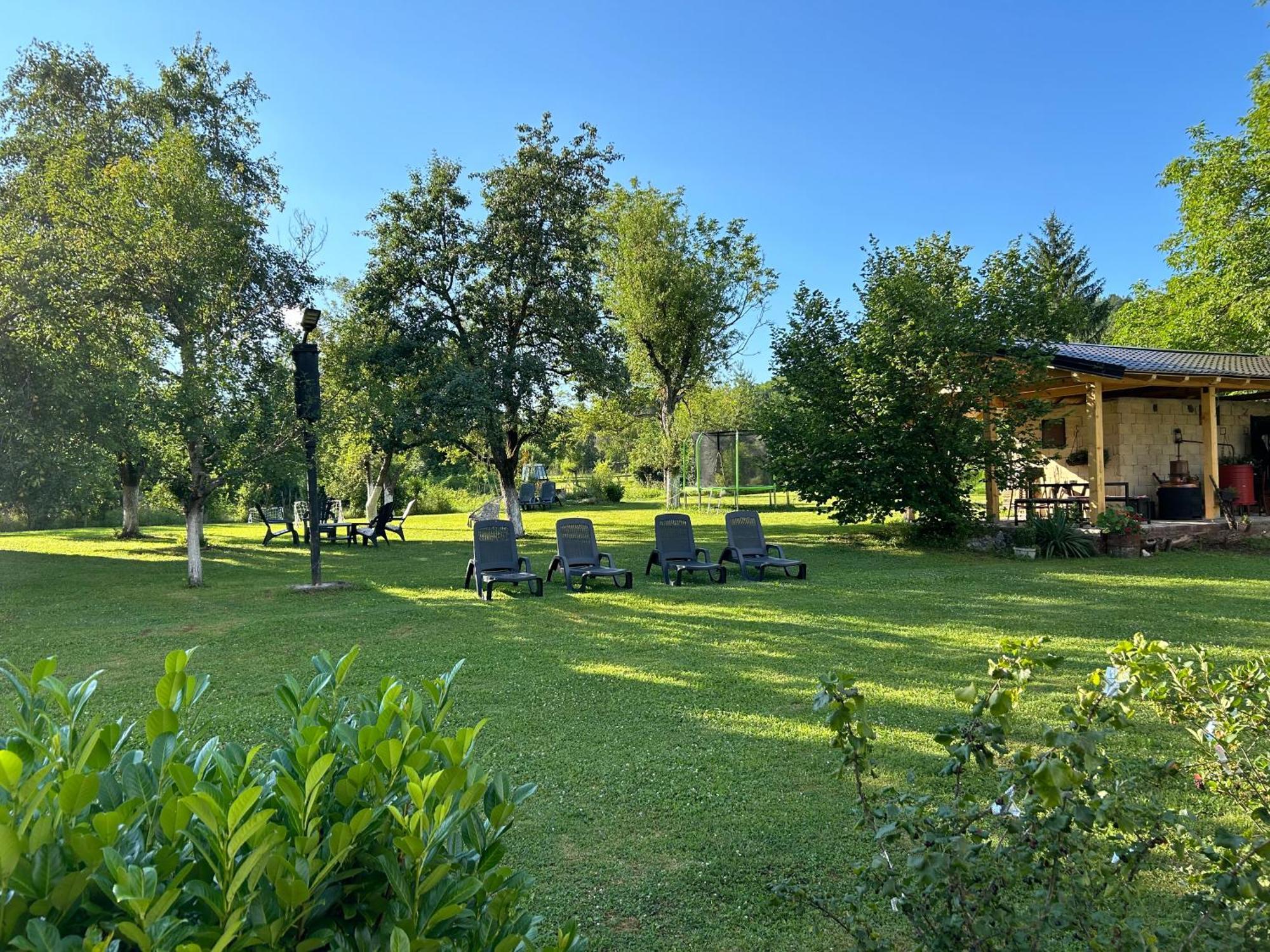 Apartments Celopek Licko Petrovo Selo Εξωτερικό φωτογραφία