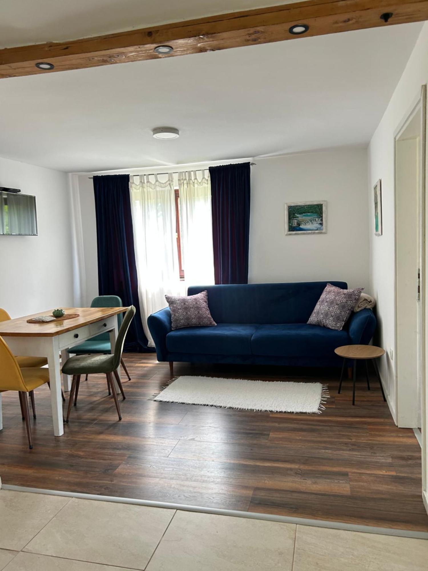 Apartments Celopek Licko Petrovo Selo Εξωτερικό φωτογραφία