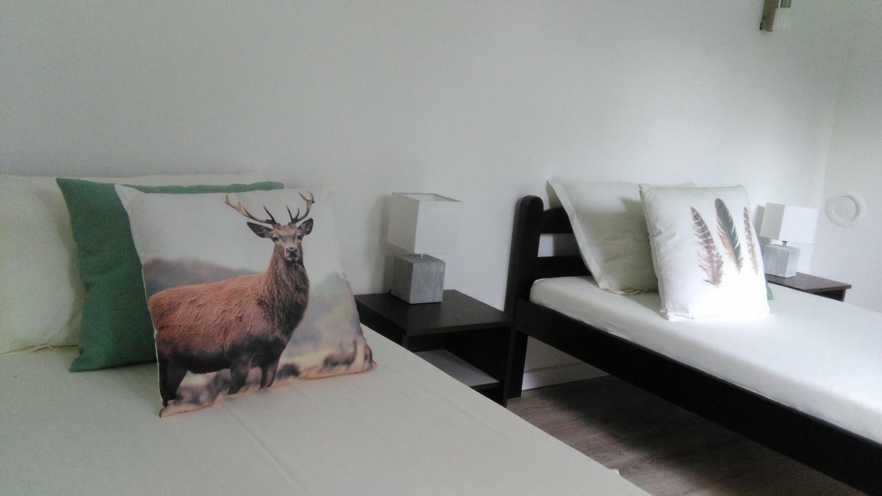 Apartments Celopek Licko Petrovo Selo Εξωτερικό φωτογραφία