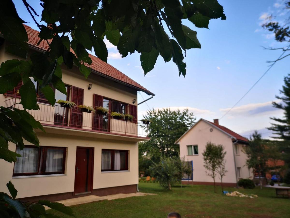 Apartments Celopek Licko Petrovo Selo Εξωτερικό φωτογραφία